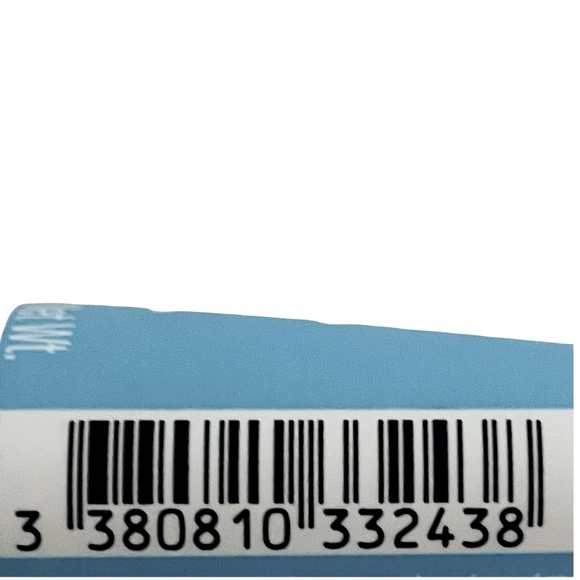 Clarins Fresh Scrub — Refreshing Cream Scrub with Natural Beads (Set of 2) - Picture 6 of 7